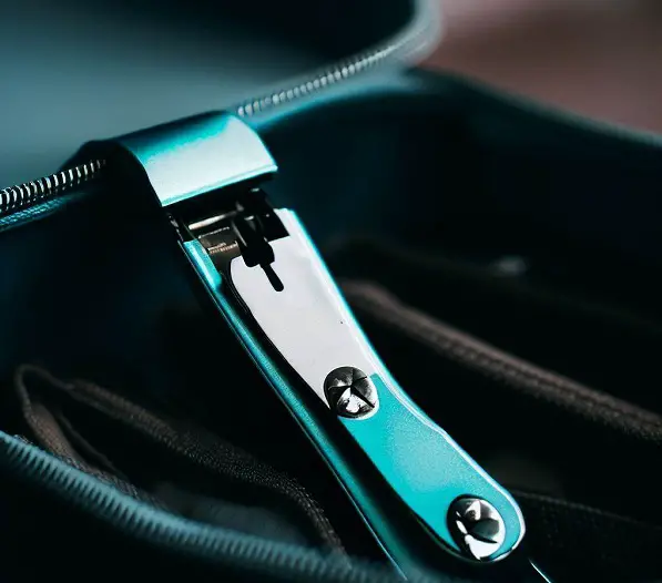 Is Nail Cutter Allowed in Indigo Flight