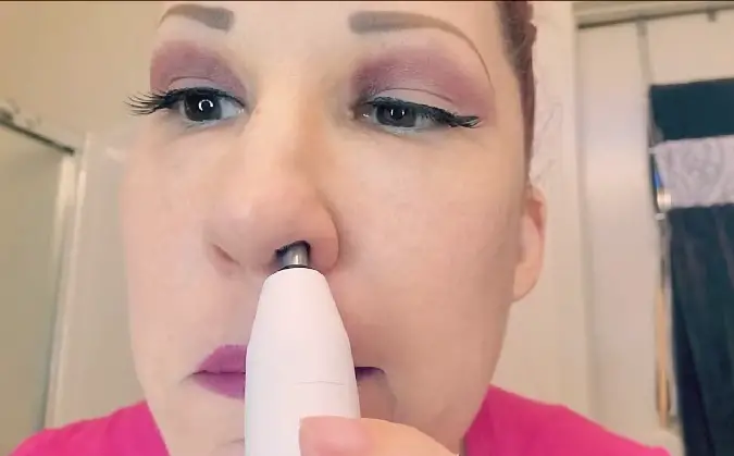 How to Trim Nose Hair Female